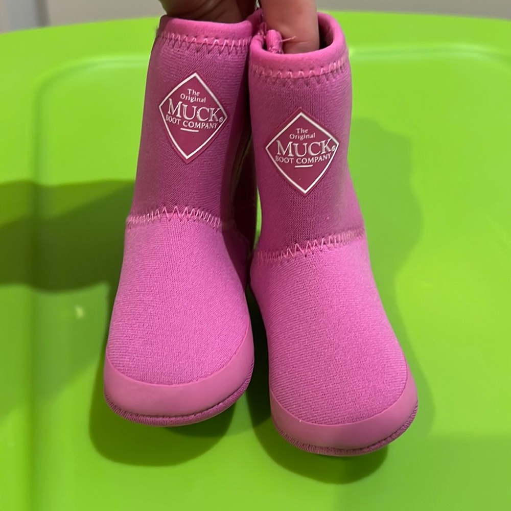 Infant size 4, crib Muck Boot